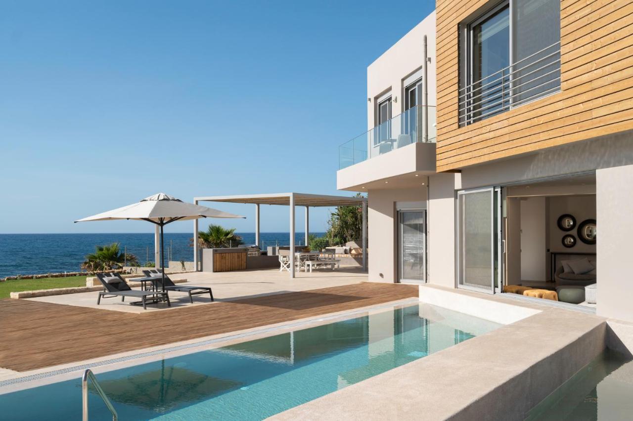 Your Private Retreat By The Beach, With Heated Pool, By Thinkvilla Pétresz Kültér fotó