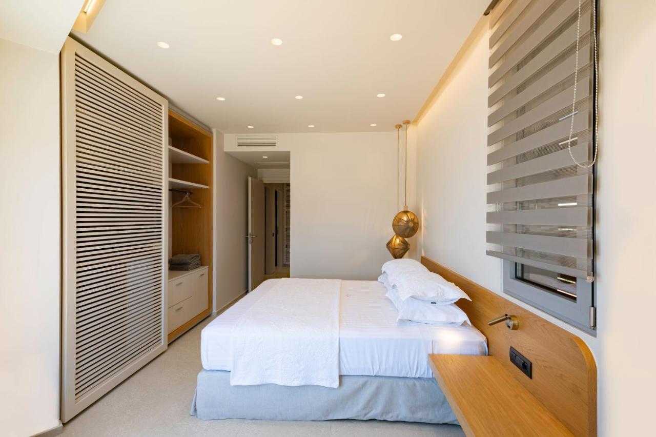 Your Private Retreat By The Beach, With Heated Pool, By Thinkvilla Pétresz Kültér fotó